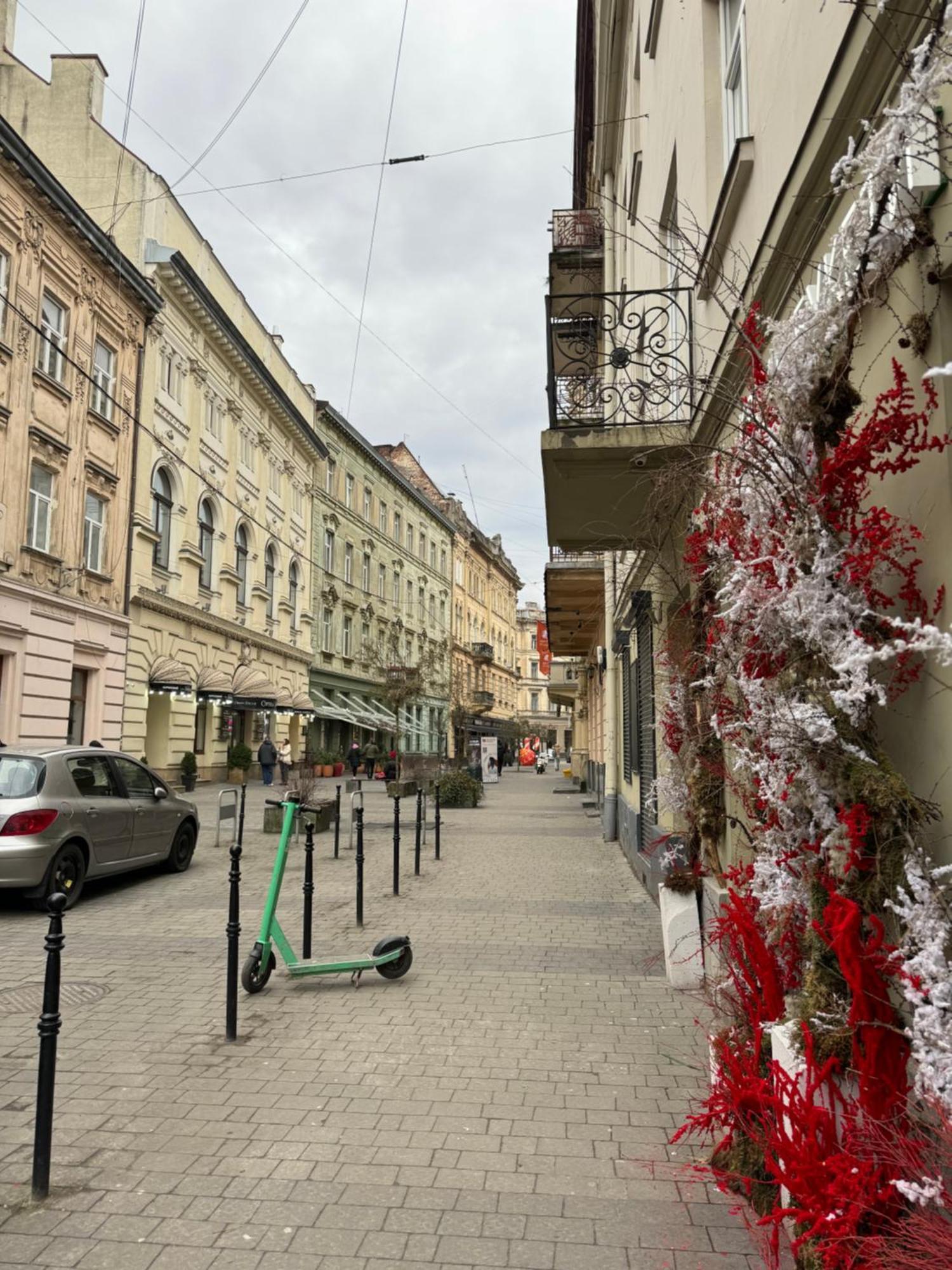 Art Studio Near Opera Theatre Lviv Exterior photo